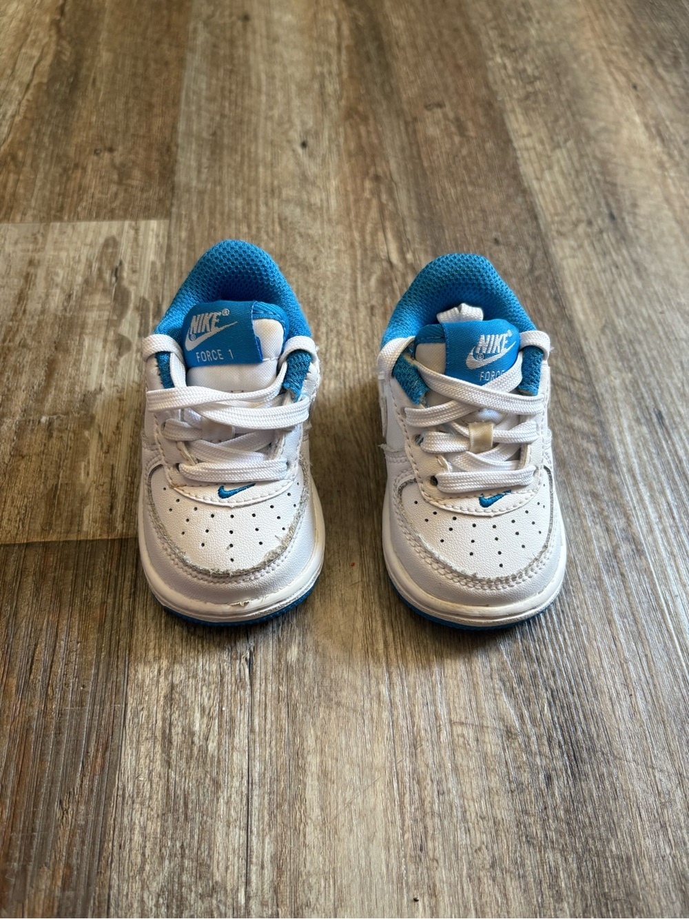 Nike Air Force’s White & Blue